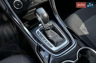 Седан Ford Fusion 2015 в 