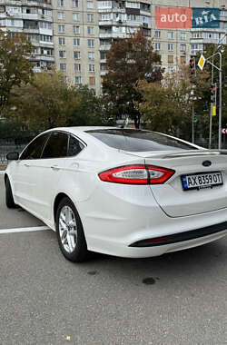 Седан Ford Fusion 2015 в 