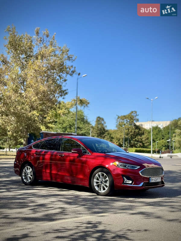 Седан Ford Fusion 2019 в Одессе