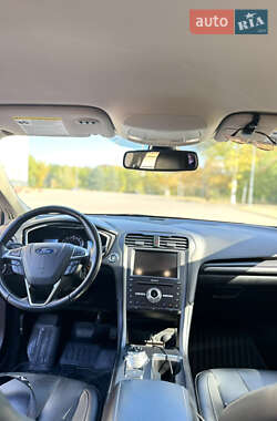 Седан Ford Fusion 2019 в 