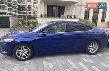 Седан Ford Fusion 2013 в 