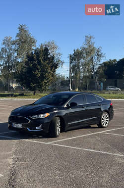 Седан Ford Fusion 2019 в 