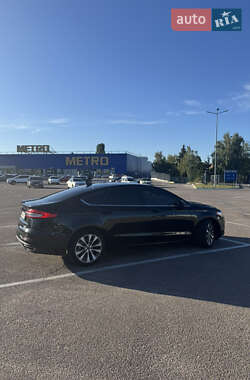 Седан Ford Fusion 2019 в 