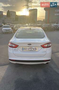 Седан Ford Fusion 2014 в 