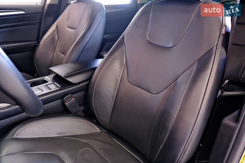 Седан Ford Fusion 2020 в Одесі