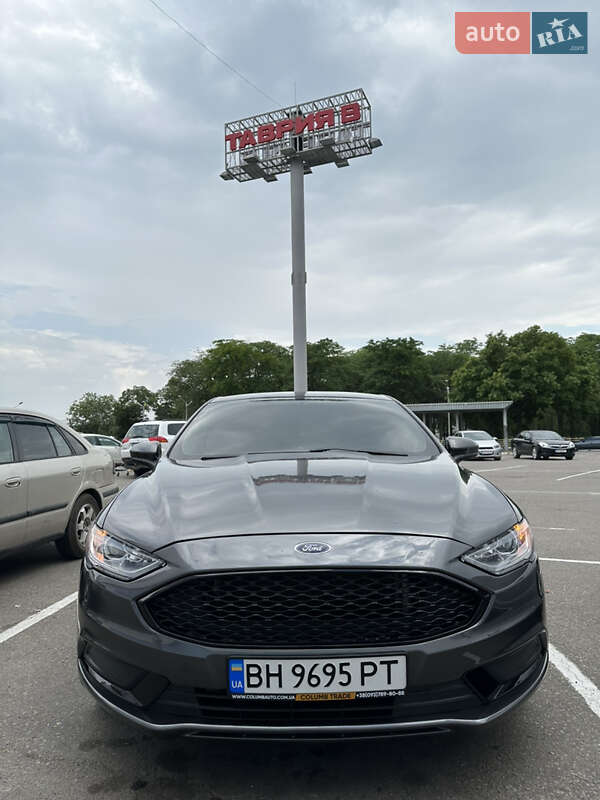 Седан Ford Fusion 2016 в Одесі