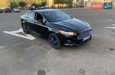 Седан Ford Fusion 2014 в Раздельной