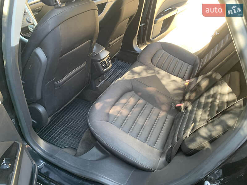 Седан Ford Fusion 2014 в Раздельной