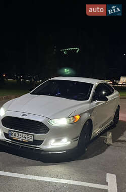 Седан Ford Fusion 2015 в 