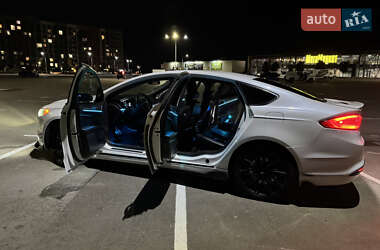 Седан Ford Fusion 2015 в 