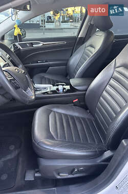 Седан Ford Fusion 2016 в 