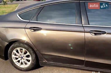 Седан Ford Fusion 2015 в 