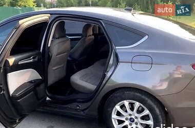 Седан Ford Fusion 2015 в 