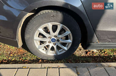 Седан Ford Fusion 2015 в 