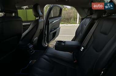 Седан Ford Fusion 2016 в 