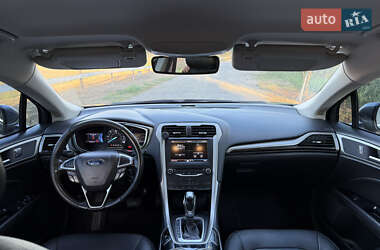 Седан Ford Fusion 2013 в 
