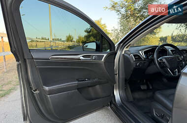 Седан Ford Fusion 2013 в 