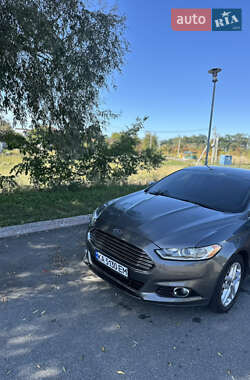 Седан Ford Fusion 2014 в 