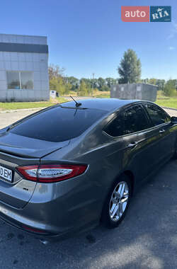 Седан Ford Fusion 2014 в 