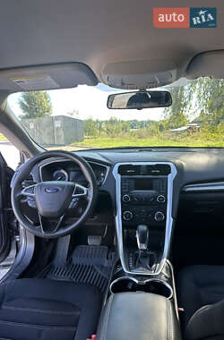 Седан Ford Fusion 2014 в 