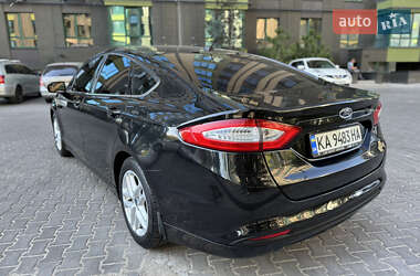 Седан Ford Fusion 2013 в 