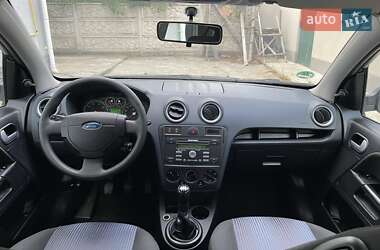 Хэтчбек Ford Fusion 2008 в 