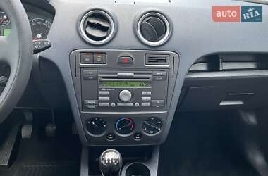 Хэтчбек Ford Fusion 2008 в 