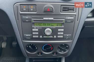 Хэтчбек Ford Fusion 2008 в 