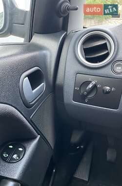 Хэтчбек Ford Fusion 2008 в 