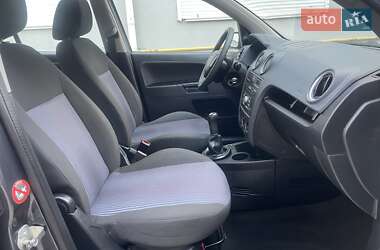 Хэтчбек Ford Fusion 2008 в 