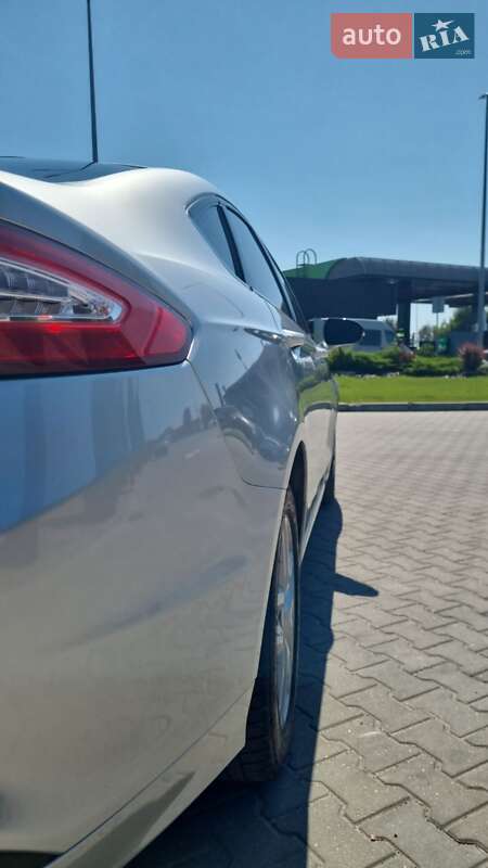 Седан Ford Fusion 2015 в Тернополі