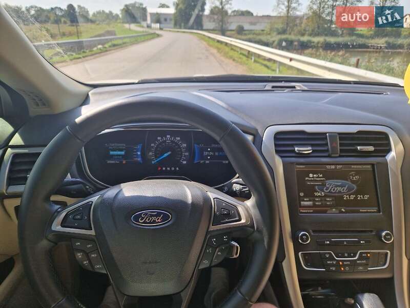 Седан Ford Fusion 2015 в Тернополі