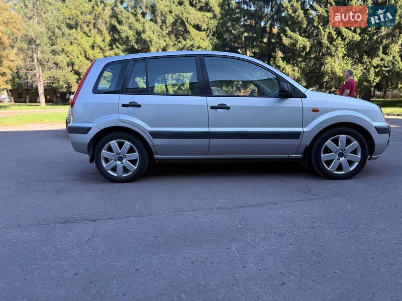 Хетчбек Ford Fusion 2009 в Рівному
