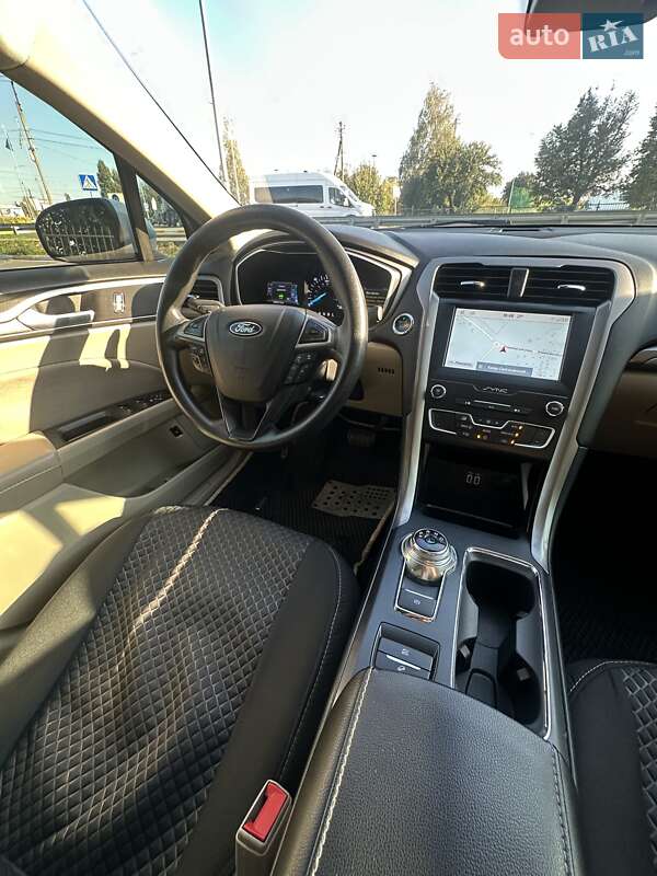 Седан Ford Fusion 2019 в Белогородке