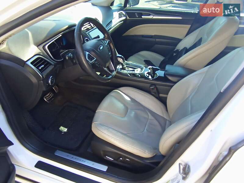 Седан Ford Fusion 2015 в Миколаєві