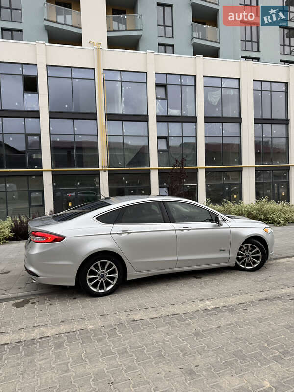 Седан Ford Fusion 2018 в Львові