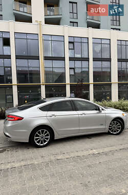Седан Ford Fusion 2018 в 