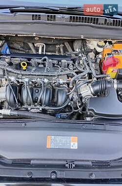 Седан Ford Fusion 2013 в 