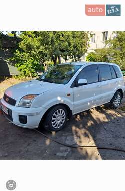 Хетчбек Ford Fusion 2012 в 
