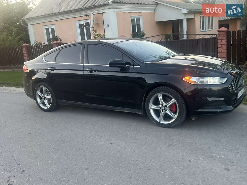 Седан Ford Fusion 2013 в Кременці