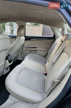 Седан Ford Fusion 2014 в 