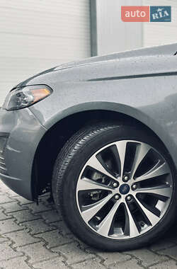 Седан Ford Fusion 2019 в 