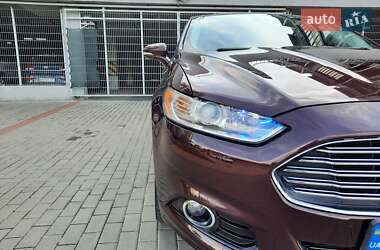 Седан Ford Fusion 2013 в 