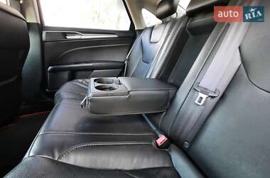 Седан Ford Fusion 2013 в 