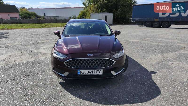 Седан Ford Fusion 2016 в 