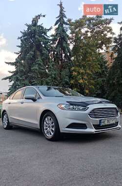 Седан Ford Fusion 2016 в 