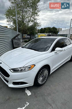 Седан Ford Fusion 2014 в 