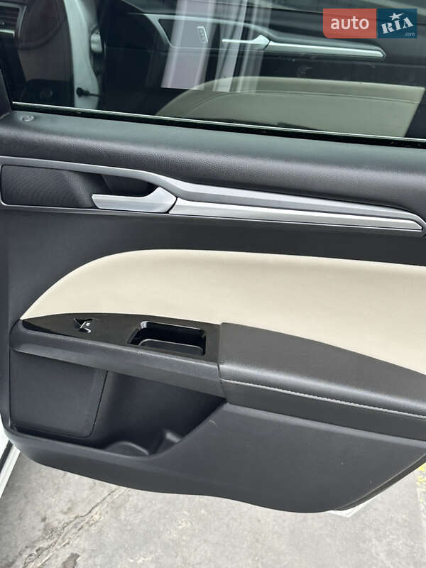 Седан Ford Fusion 2014 в Днепре