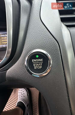 Седан Ford Fusion 2014 в 