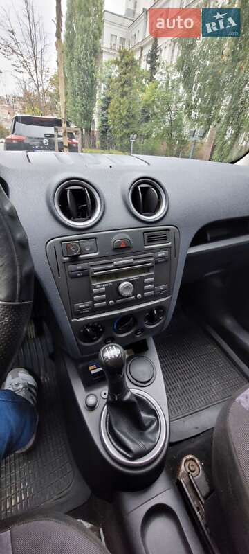 Хетчбек Ford Fusion 2010 в Києві